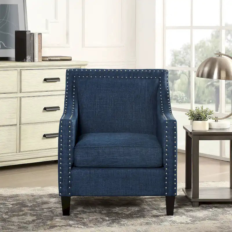 Fauteuil décontracté avec garniture cloutée chromée
