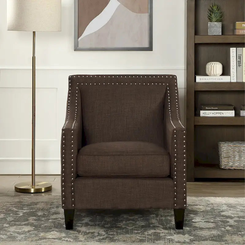 Fauteuil décontracté avec garniture cloutée chromée