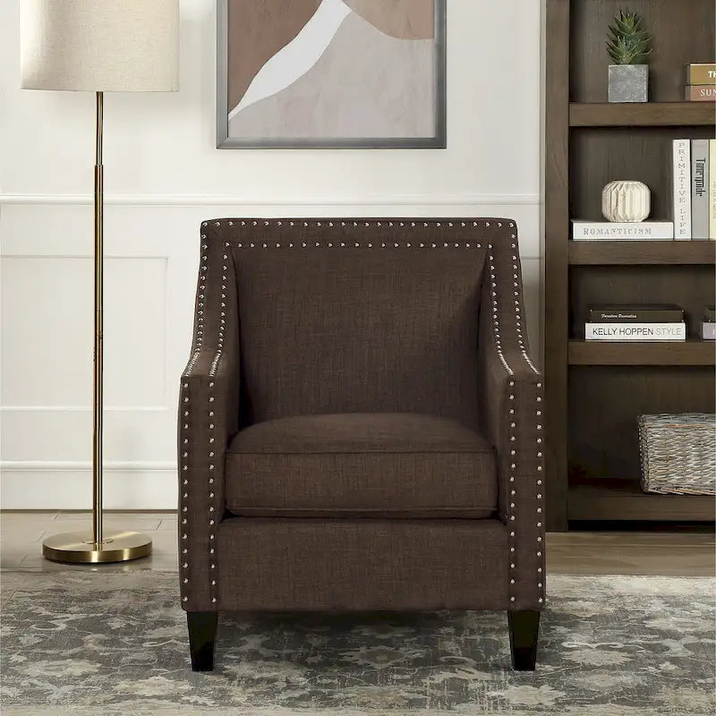 Fauteuil décontracté avec garniture cloutée chromée