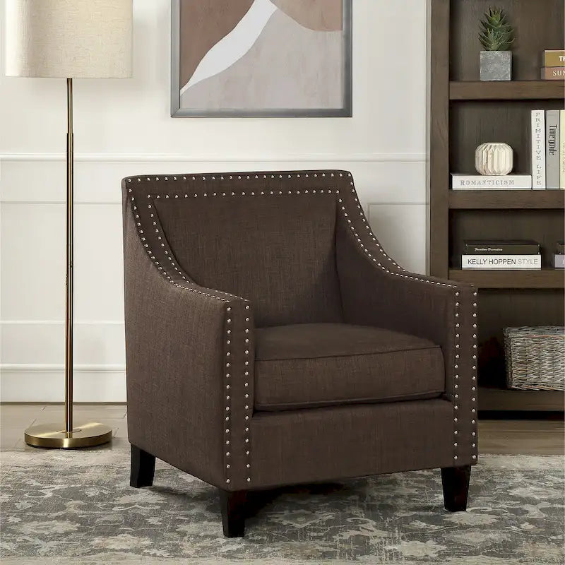 Fauteuil décontracté avec garniture cloutée chromée