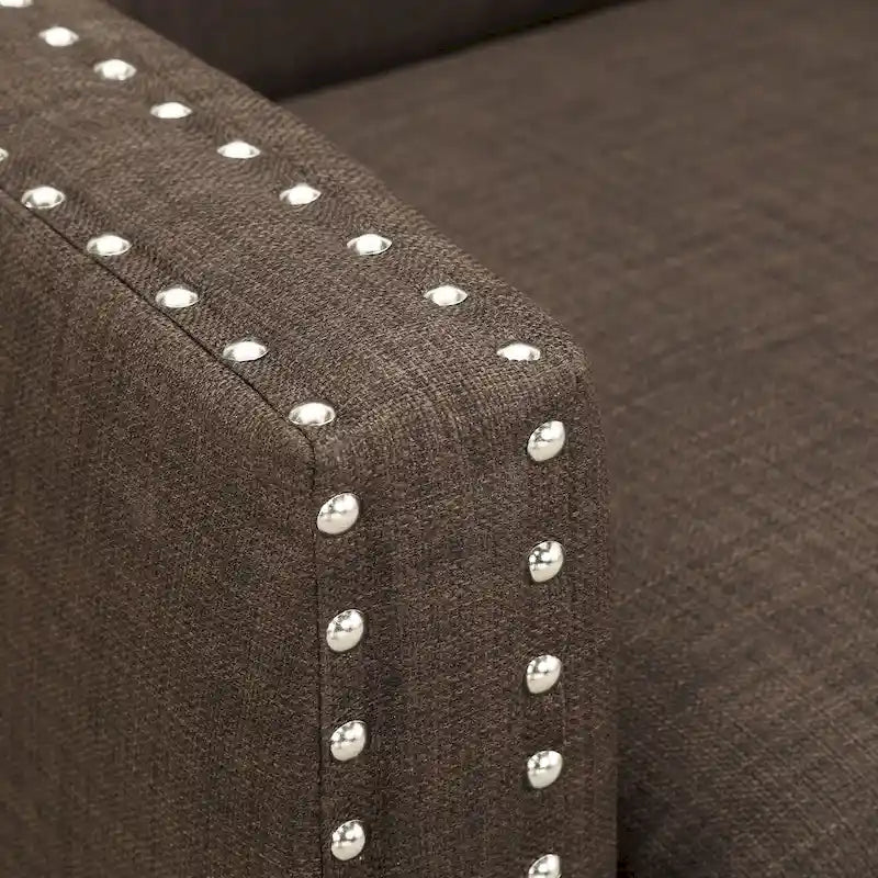 Fauteuil décontracté avec garniture cloutée chromée